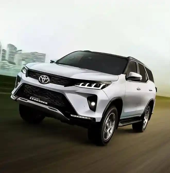 Toyota Fortuner Legender exterior 1