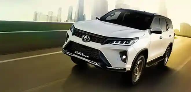 Toyota Fortuner Legender exterior 2